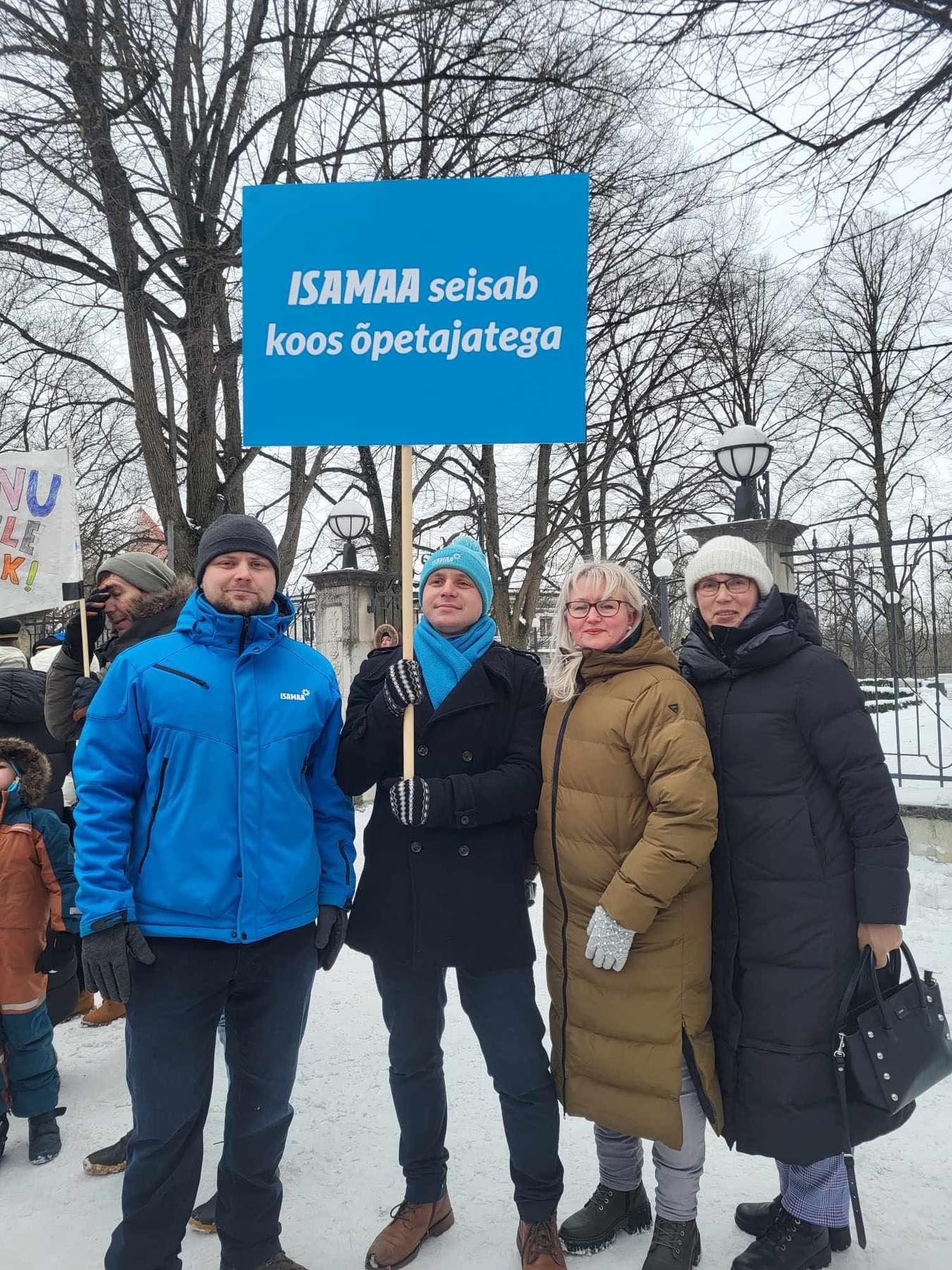 „Isamaa seisab koos õpetajatega!” Kas ka teadmistepäeval?
